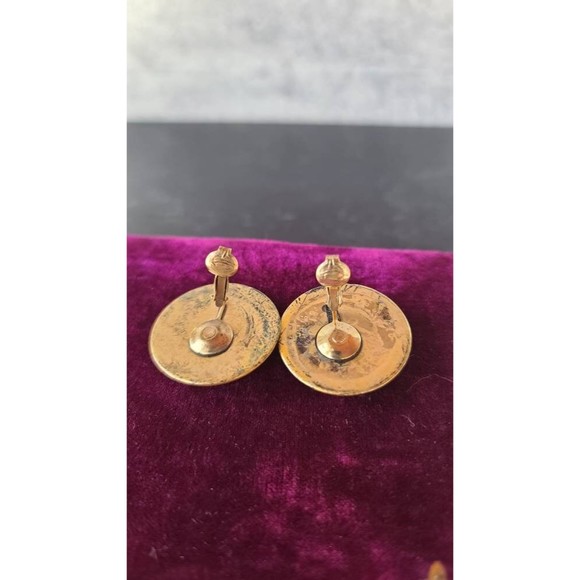 Vintage Desert Red Plastic Cabochon Clip-on Earrings - Picture 9 of 10